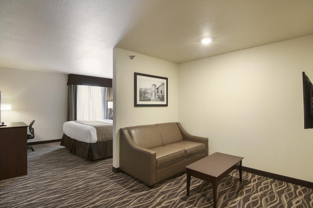 Cobblestone Inn & Suites - Menomonie/Uw-Stout Zewnętrze zdjęcie