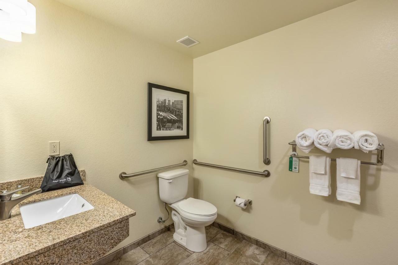 Cobblestone Inn & Suites - Menomonie/Uw-Stout Zewnętrze zdjęcie
